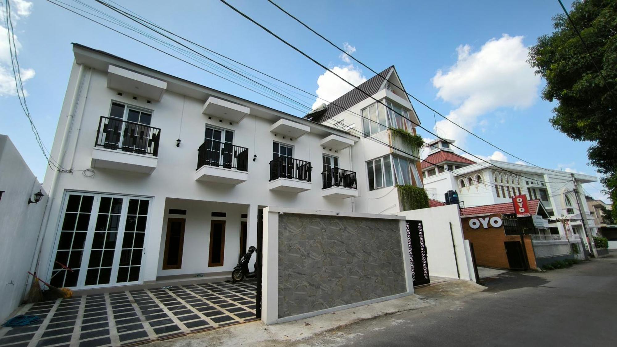 House Of Bedjo Powered By Cocotel 日惹 外观 照片