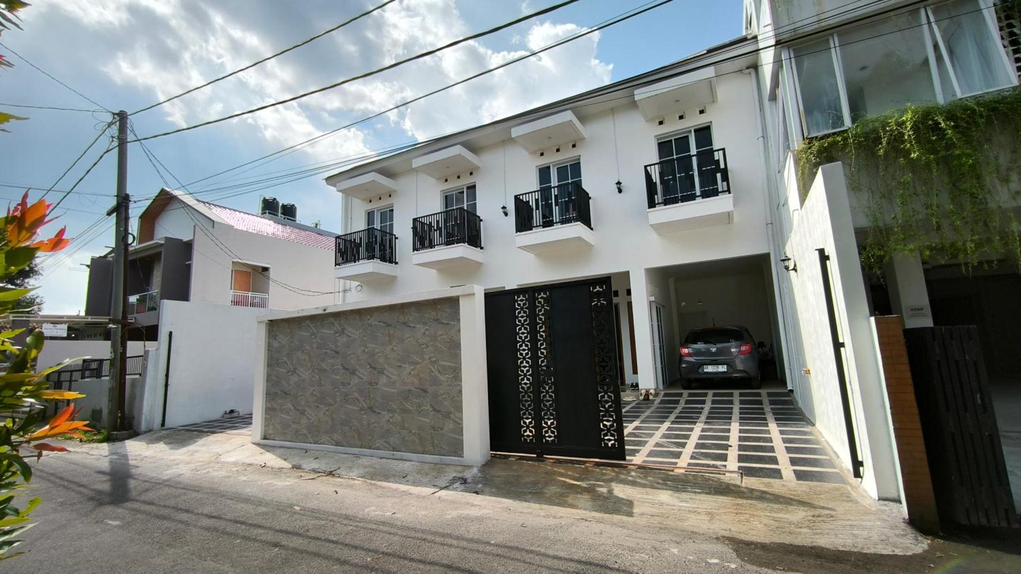 House Of Bedjo Powered By Cocotel 日惹 外观 照片